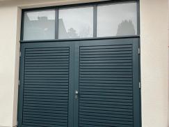 Garagentor mit Oberlicht