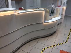 Empfangstresen geschwungene Form