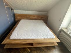 Maßgefertigtes Bett