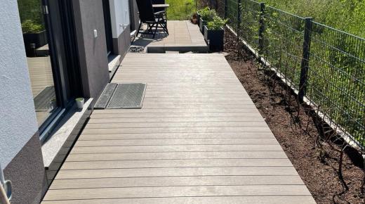 Holzterrasse für Neubau