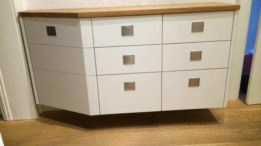 Wandmontiertes Sideboard
