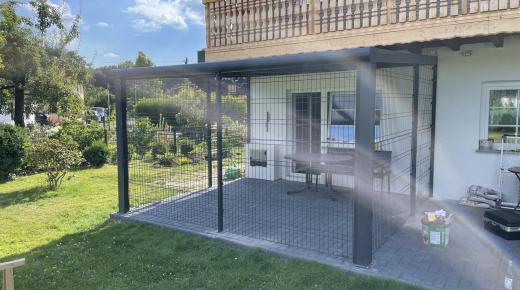 Terrassendach mit Zaun