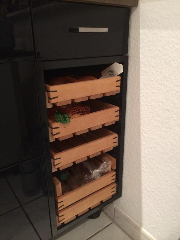 Küchenschrank mit Schubladen