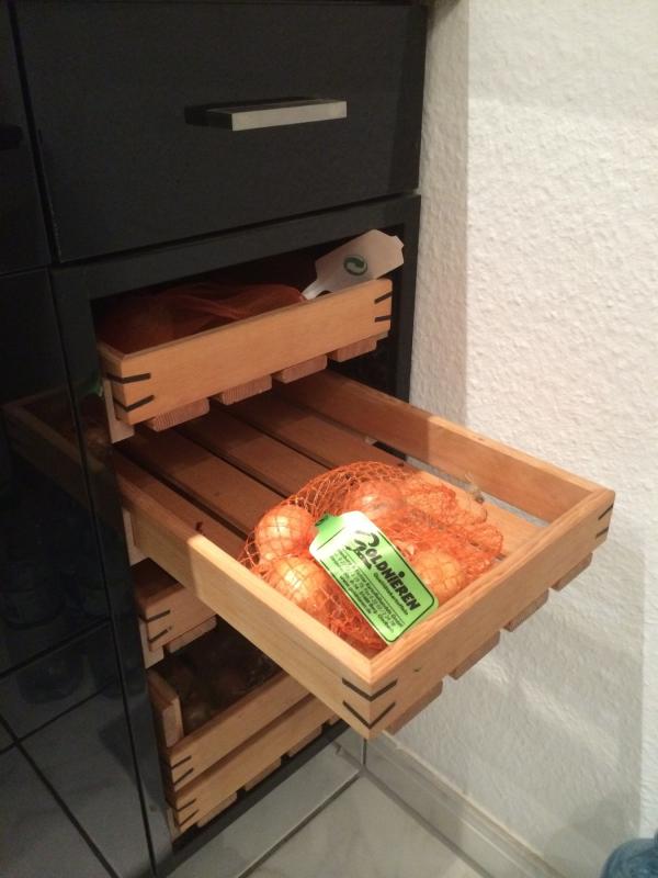 Küchenschrank mit Schubladen