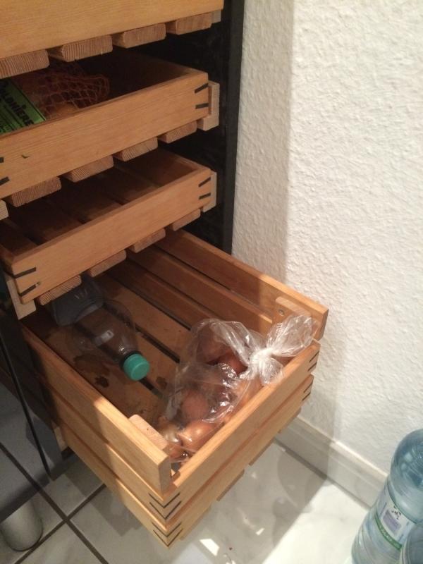 Küchenschrank mit Schubladen
