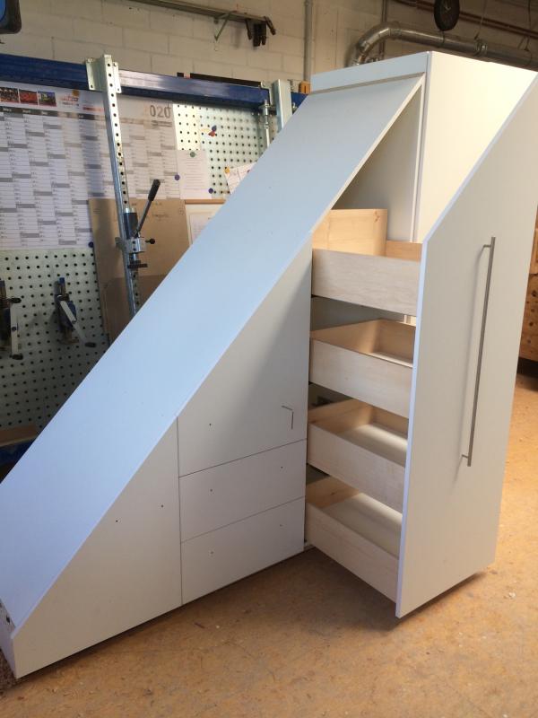 Schrank für Treppennische