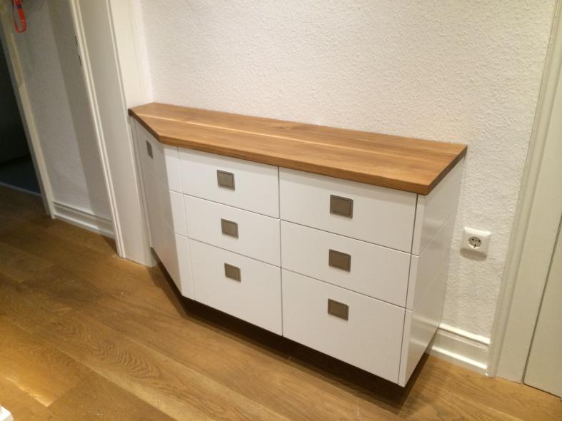 Wandmontiertes Sideboard