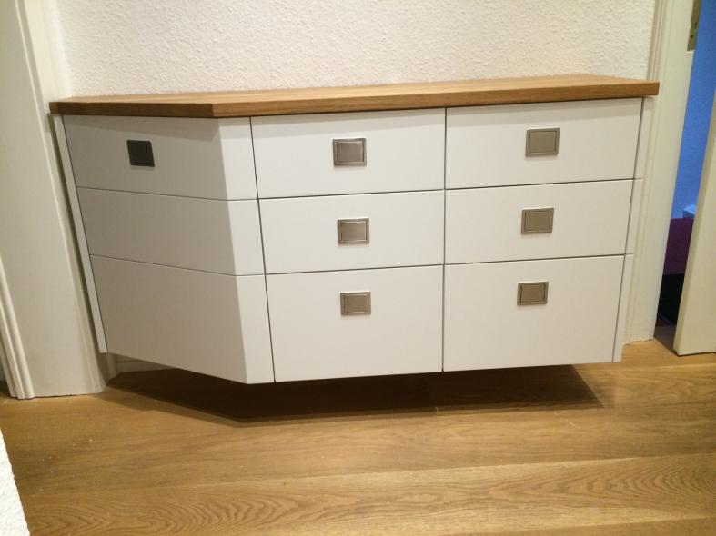 Wandmontiertes Sideboard