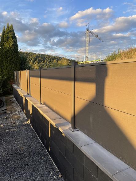 Sichtschutz und Pavillon