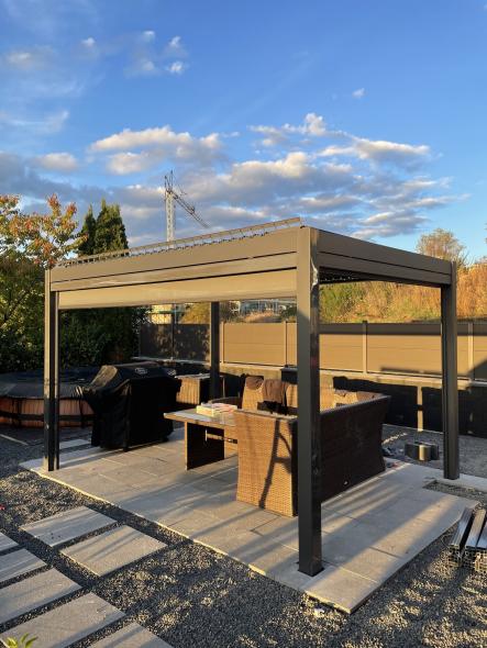 Sichtschutz und Pavillon