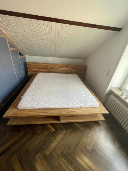 Maßgefertigtes Bett